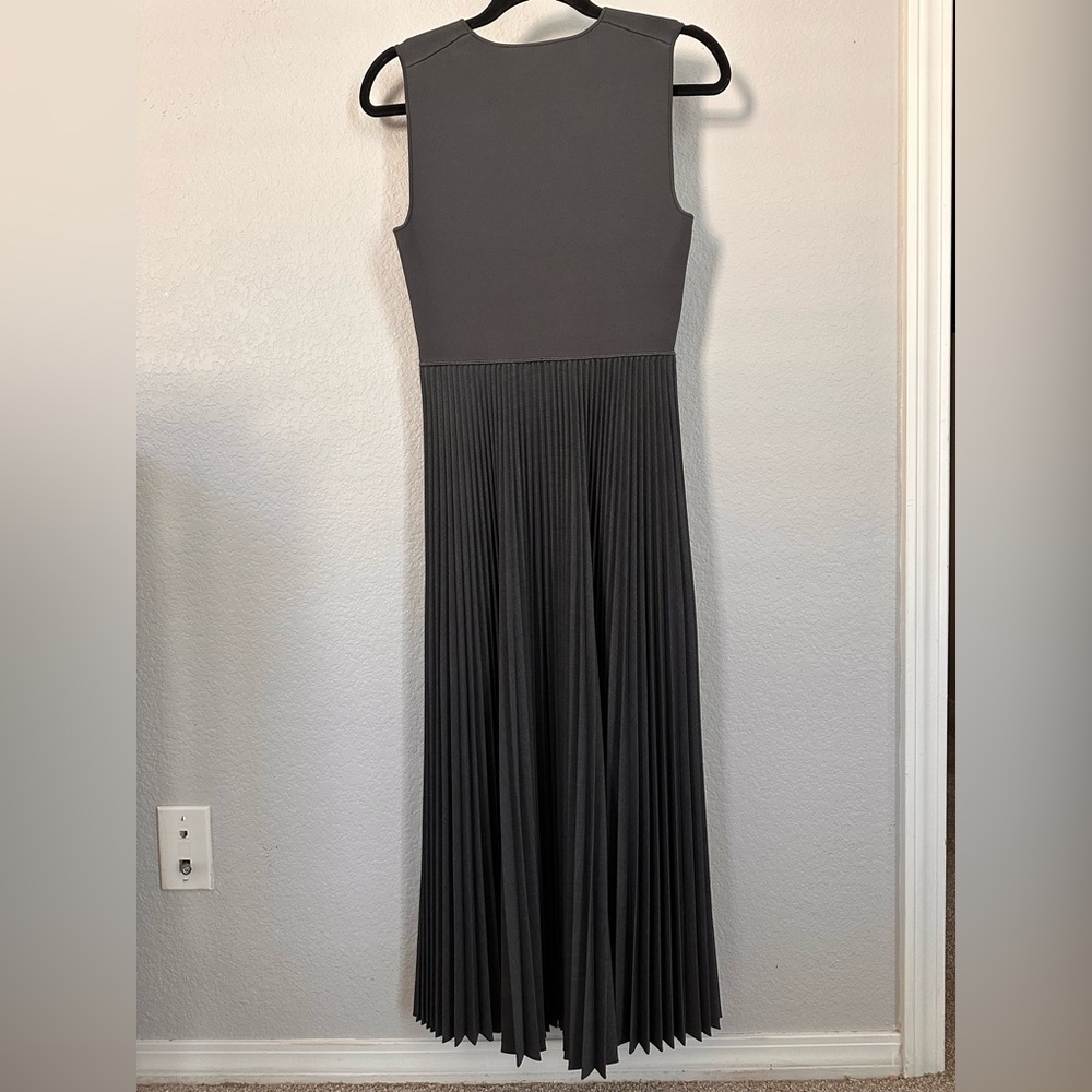 THEORY Crew Neck Sleeveless Pleated Dress - Picture 7 of 8